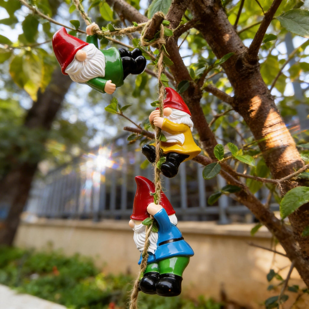 QCF hemp rope with green leaves enables easy, decorative hanging display
