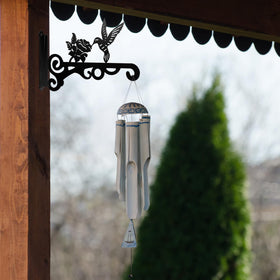 Qiaomeiysp bird-pattern design creates a serene garden focal point