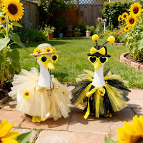 QIONG Bee & Sunflower porch goose outfits brighten outdoor decor.