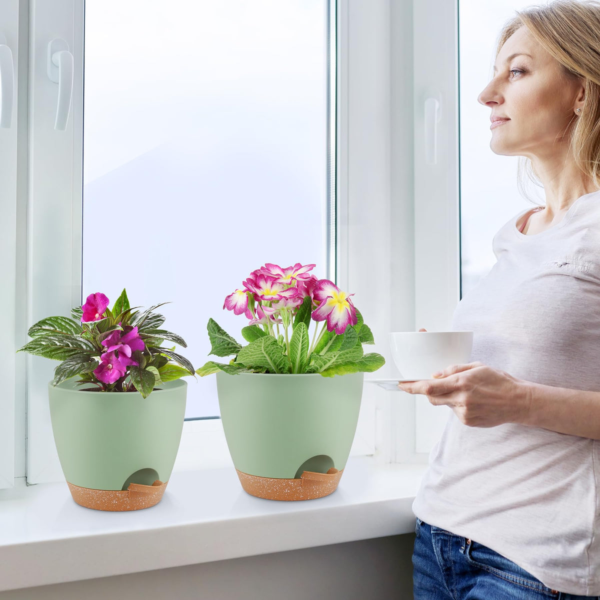 QRRICA 5-inch green pot keeps small plants thriving with built-in reservoir