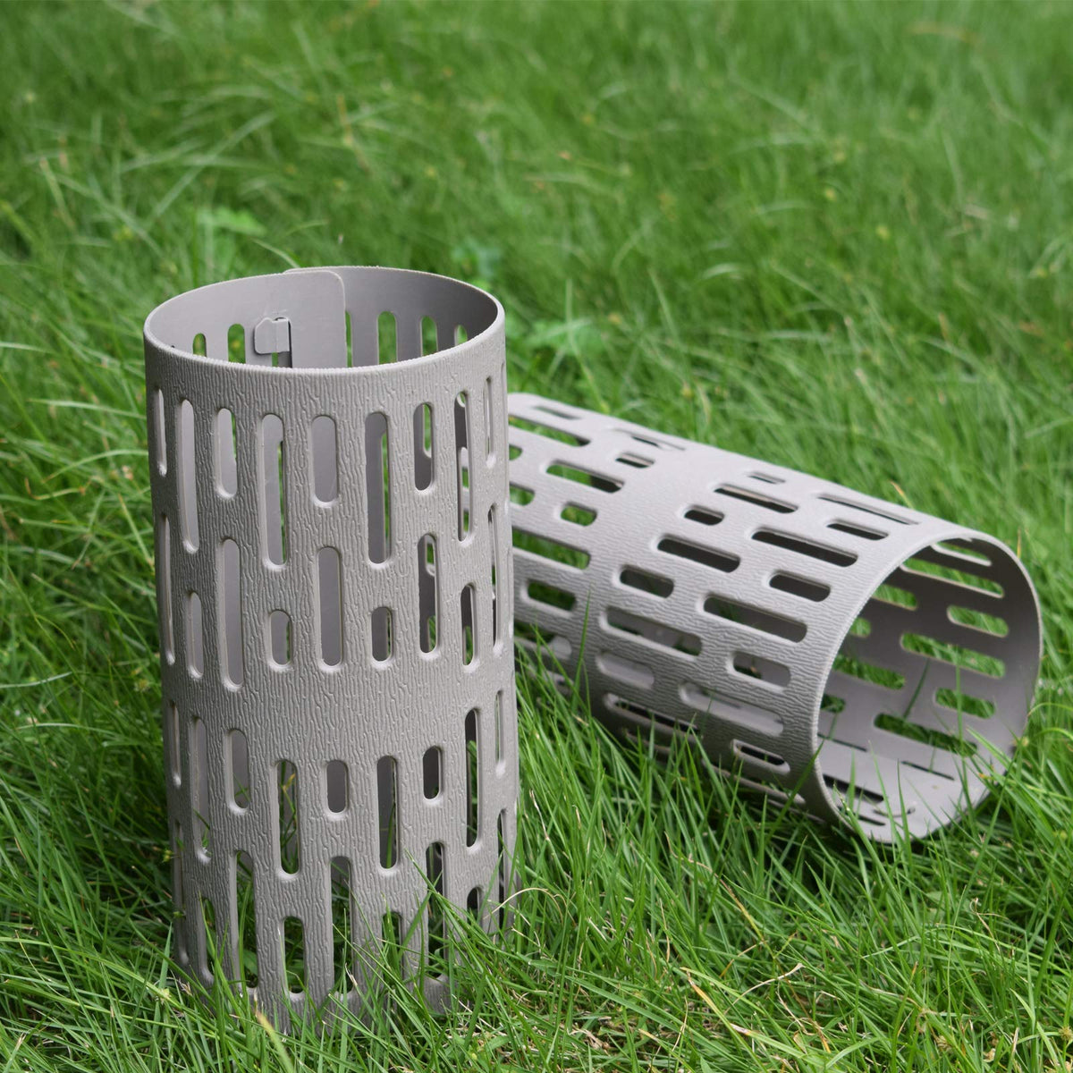 RAIKEDR mesh guard side view demonstrating flexible fit for various trunks.