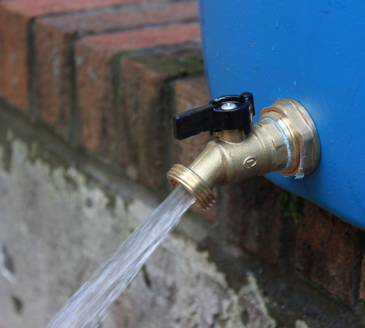 RAINPAL RBS022 durable brass components resist rust for long-lasting rain collection