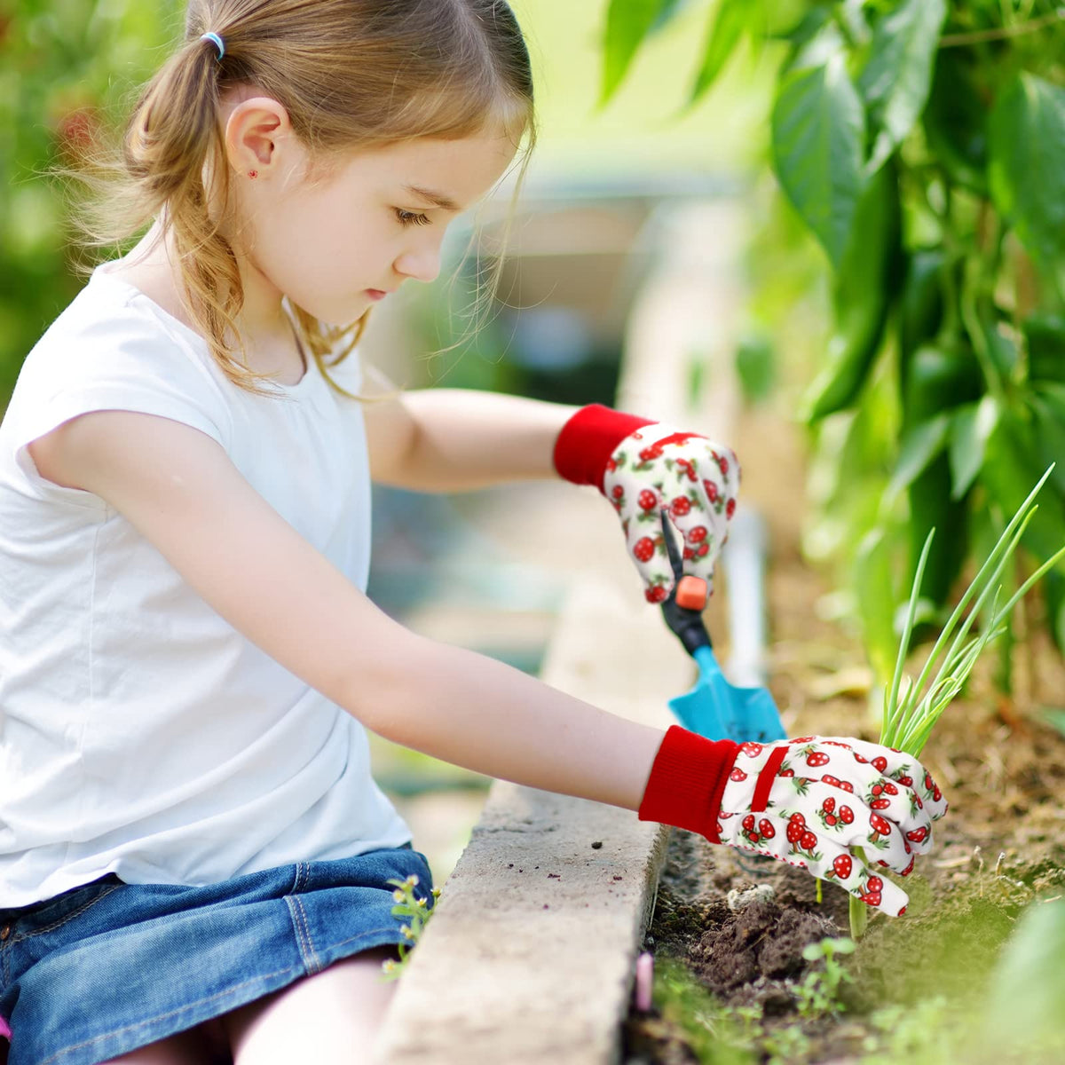 Ramede kids gloves with bee pattern improve grip for small hands daily