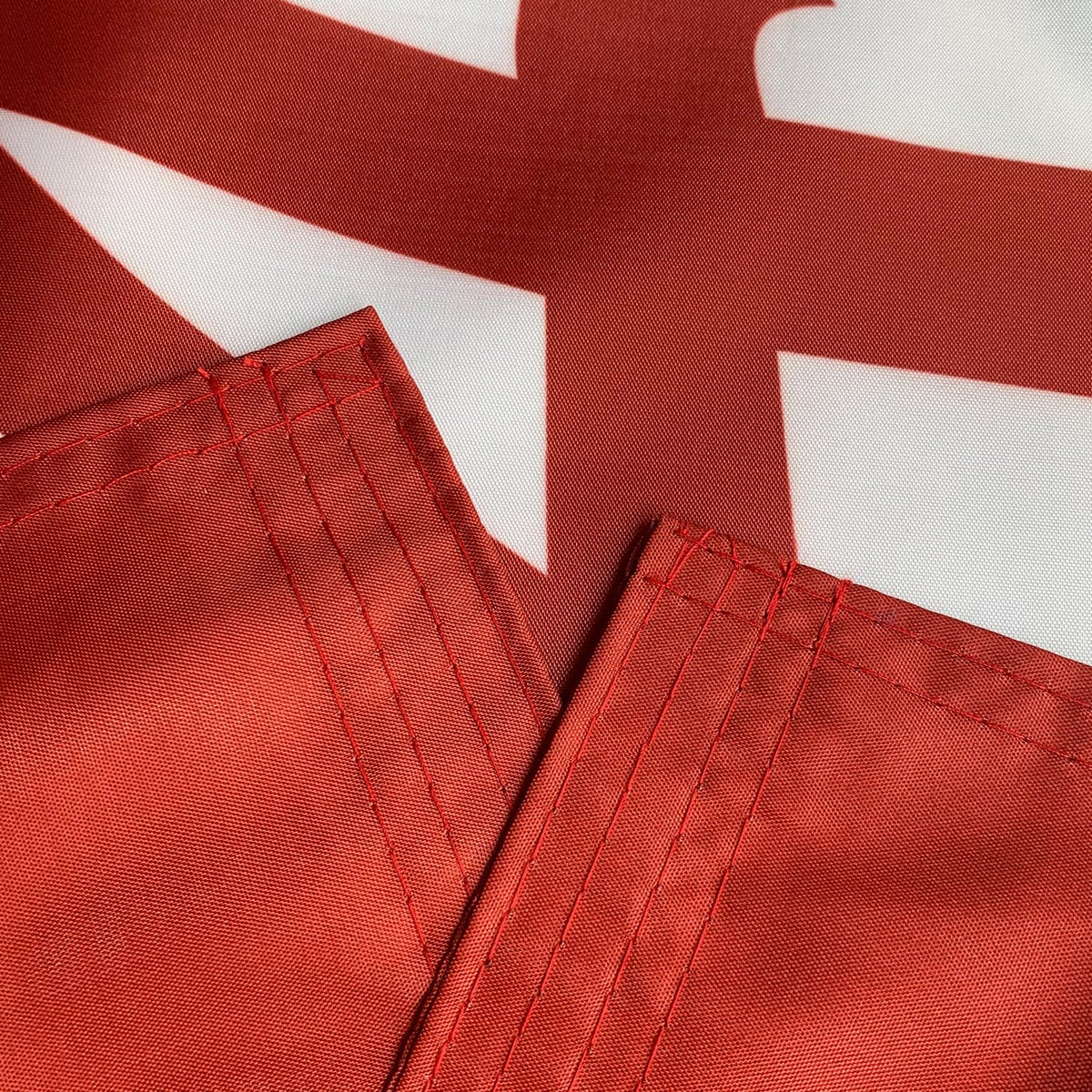 RDEDAO Alabama flag 3x5 brass grommets enable secure mounting on poles.