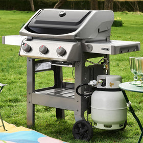 REDPANT outdoor cooking setup with regulator and gauge in use