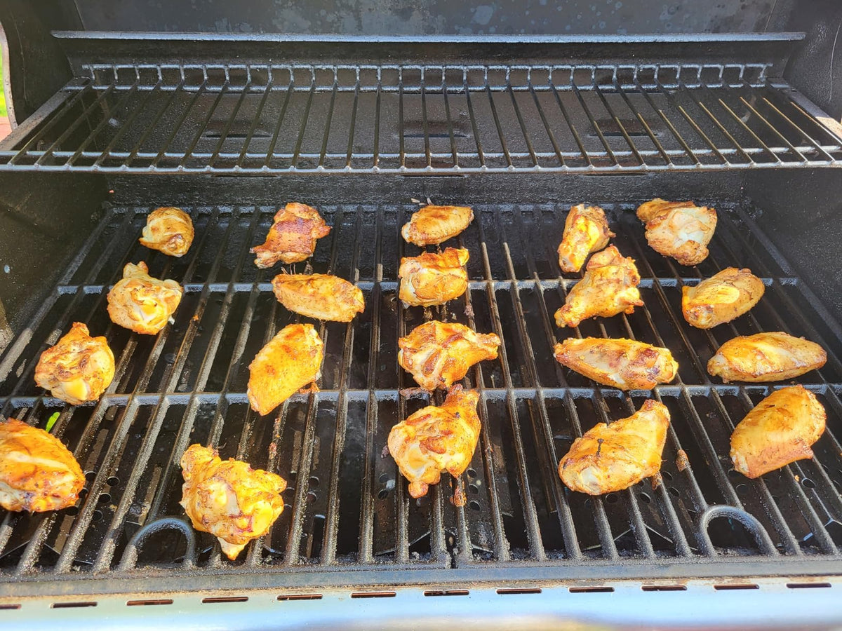 Replace Parts heat plate for 720-0898 preserves grill performance and reduces hot spots.