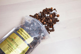 rePotme Monterey Dark Imperial ingredients close-up featuring hydroton and pine bark.