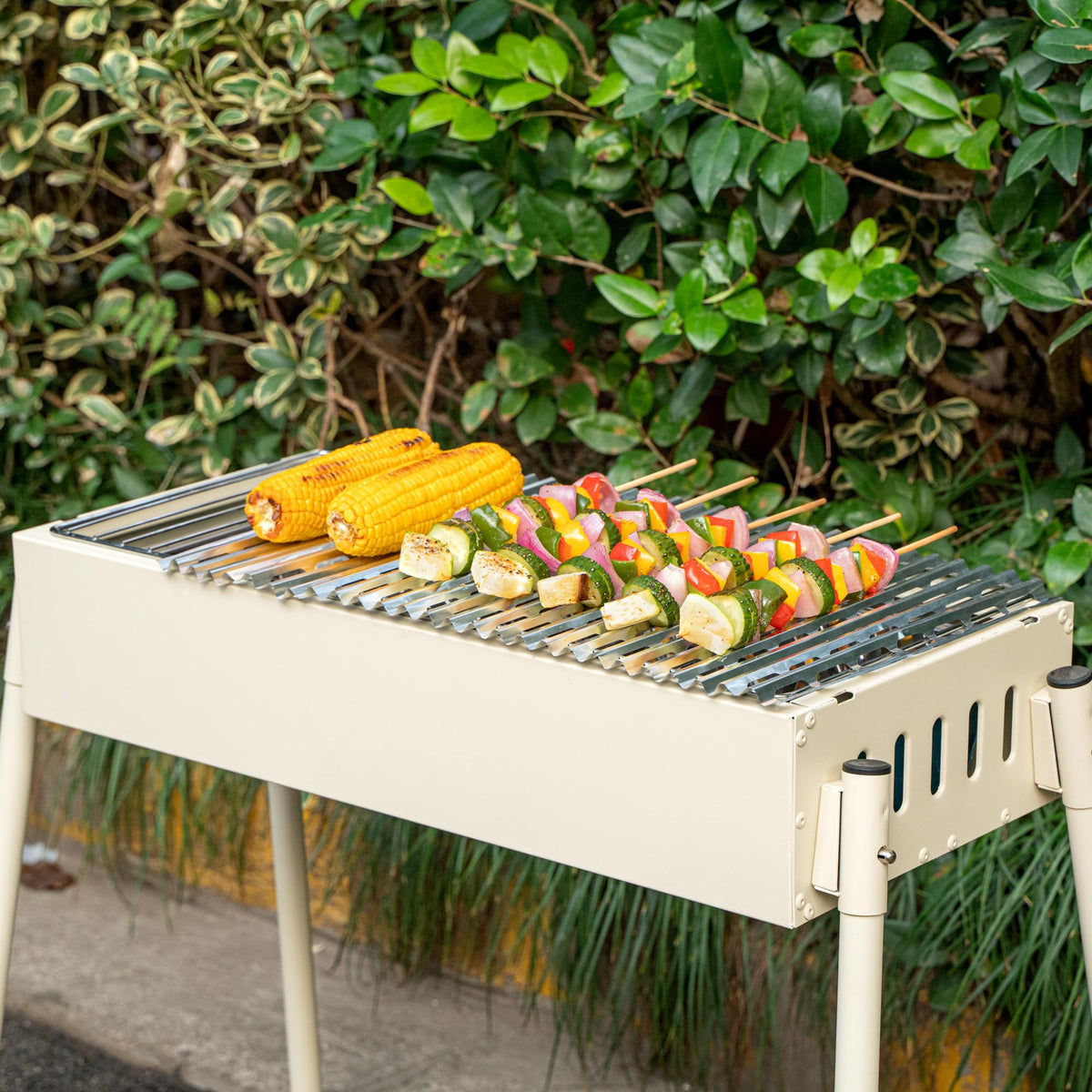 Restaurantware Foil Lux liner protects grates while preserving grilled foods.