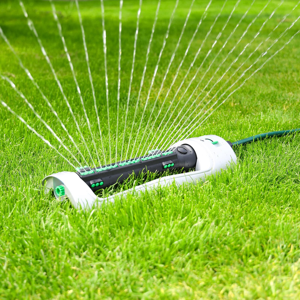 Adjustable width feature lets you tailor coverage for lawns and garden beds