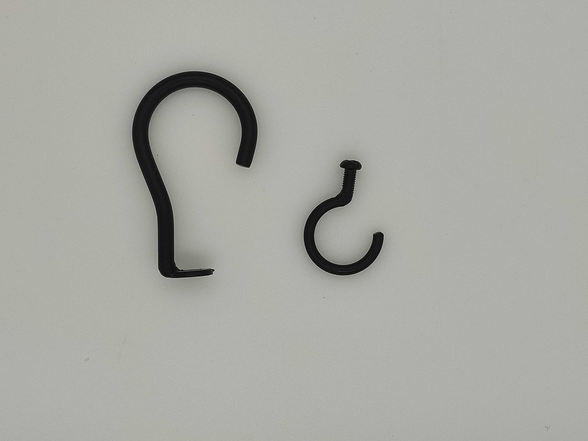 Ritadeshop 360-degree swivel hook in action for outdoor plant baskets and bird feeders.