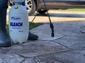 RL FLOMASTER includes adjustable, high-volume, and low-volume nozzles