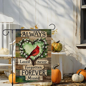 RMXJKIIU Cardinal garden flag closeup shows textured burlap and crisp, fade-resistant print.