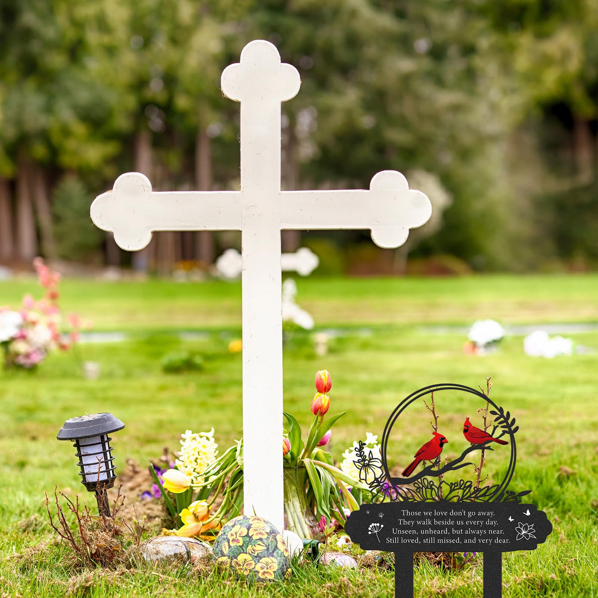 Rngmsi Cardinal Grave Decor featuring a 13x12 inch plaque with sturdy metal construction.