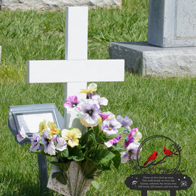 Rngmsi Cardinal Grave Decor engraving presents a heartfelt remembrance message.