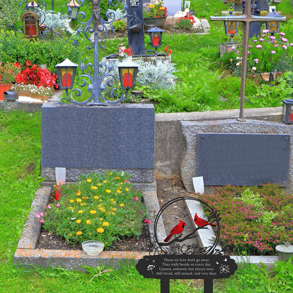 Rngmsi Cardinal Grave Decor ground stake inserts easily for stable cemetery display.