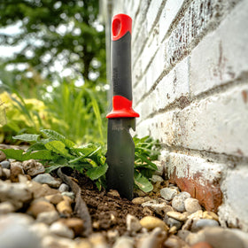Root Slayer 16211 dual-edge blade enabling quick digging and precise cuts.