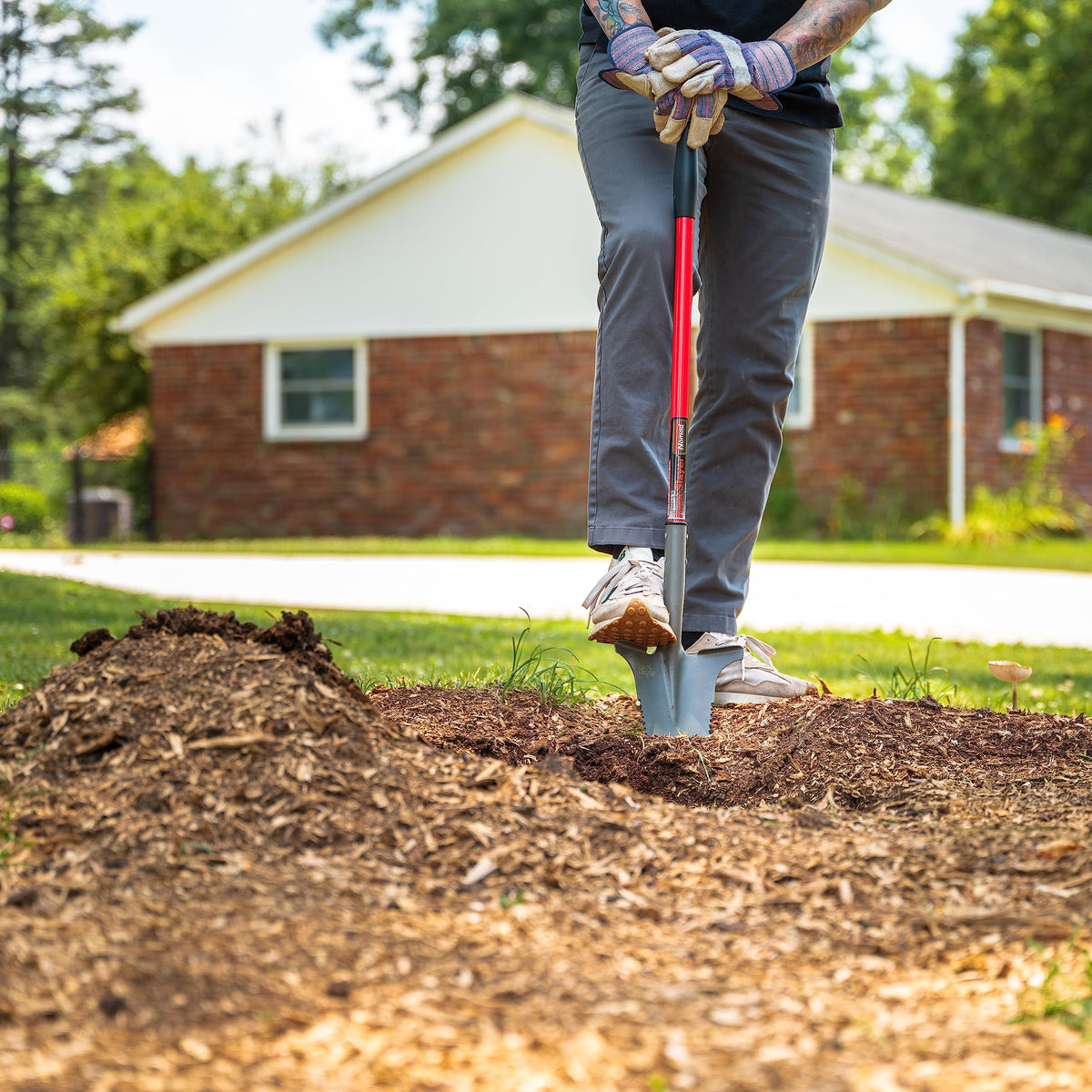 Root Slayer Nomad compact outdoor-use tool stands as a sturdy companion.