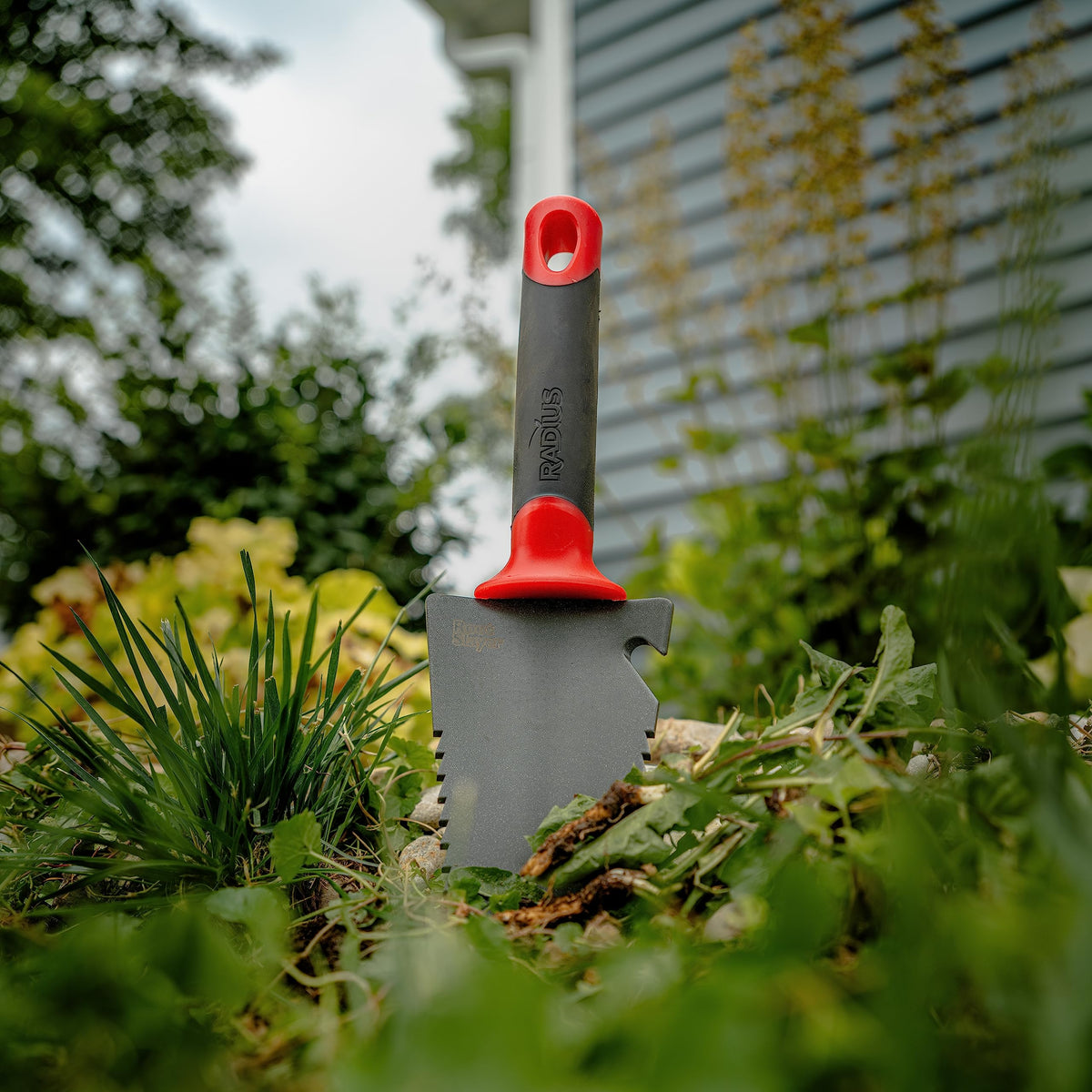 Root Slayer carbon steel blade maintains sharp edge for repeated use