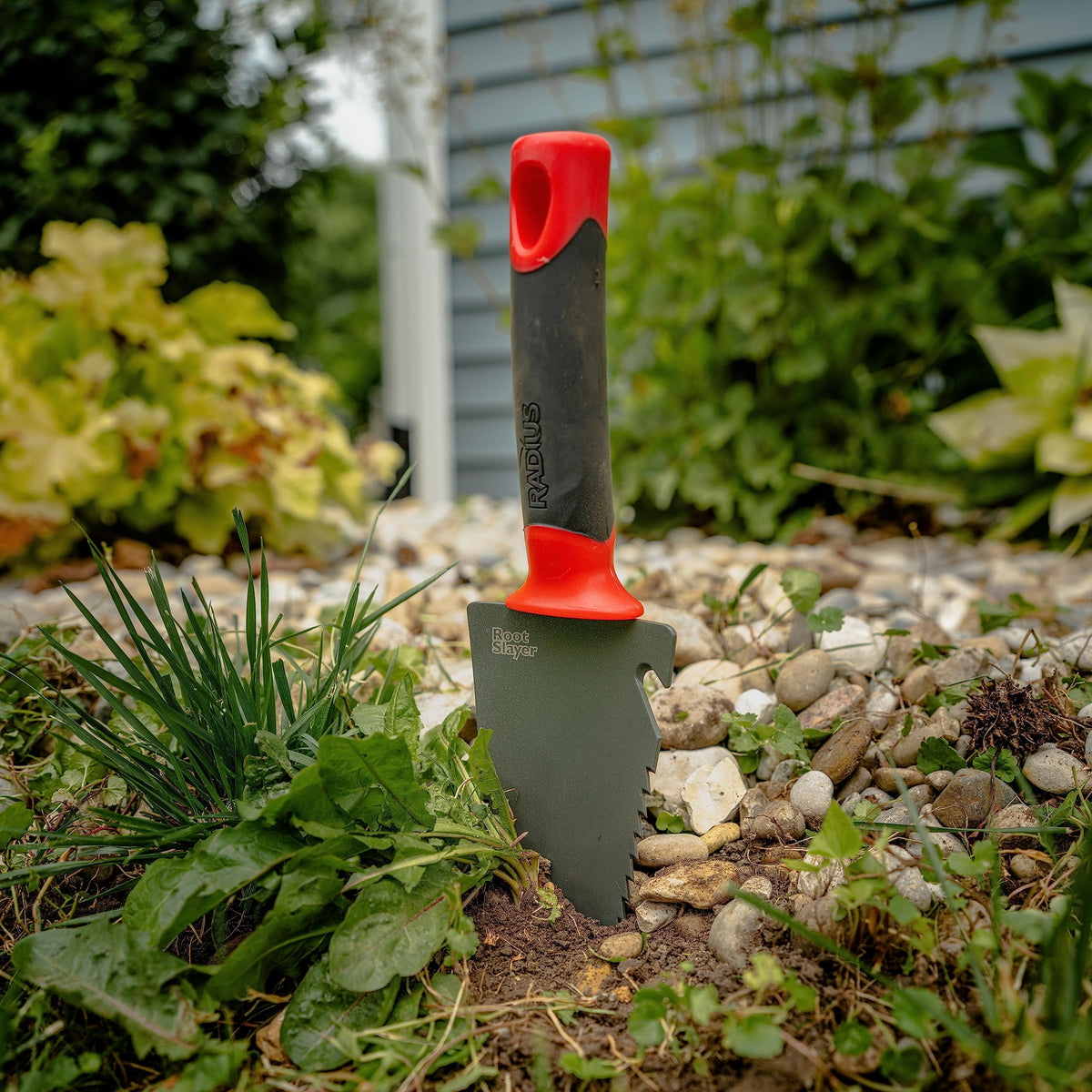 Root Slayer ergonomic grip reduces hand fatigue during digging