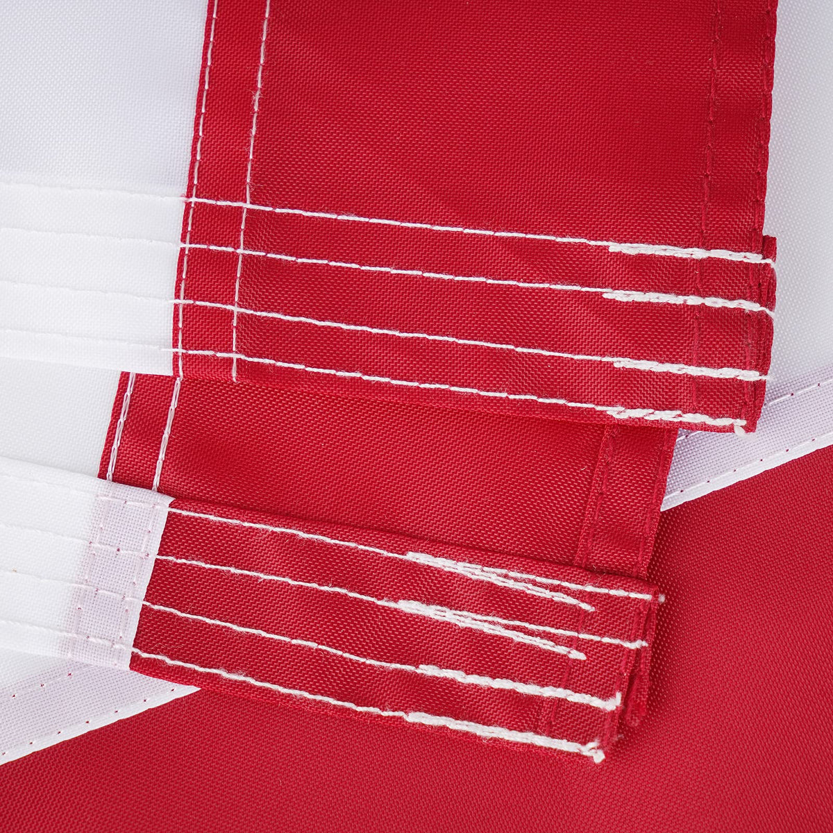 ROTERDON all-weather polyester resists wear and fading in sun and wind.