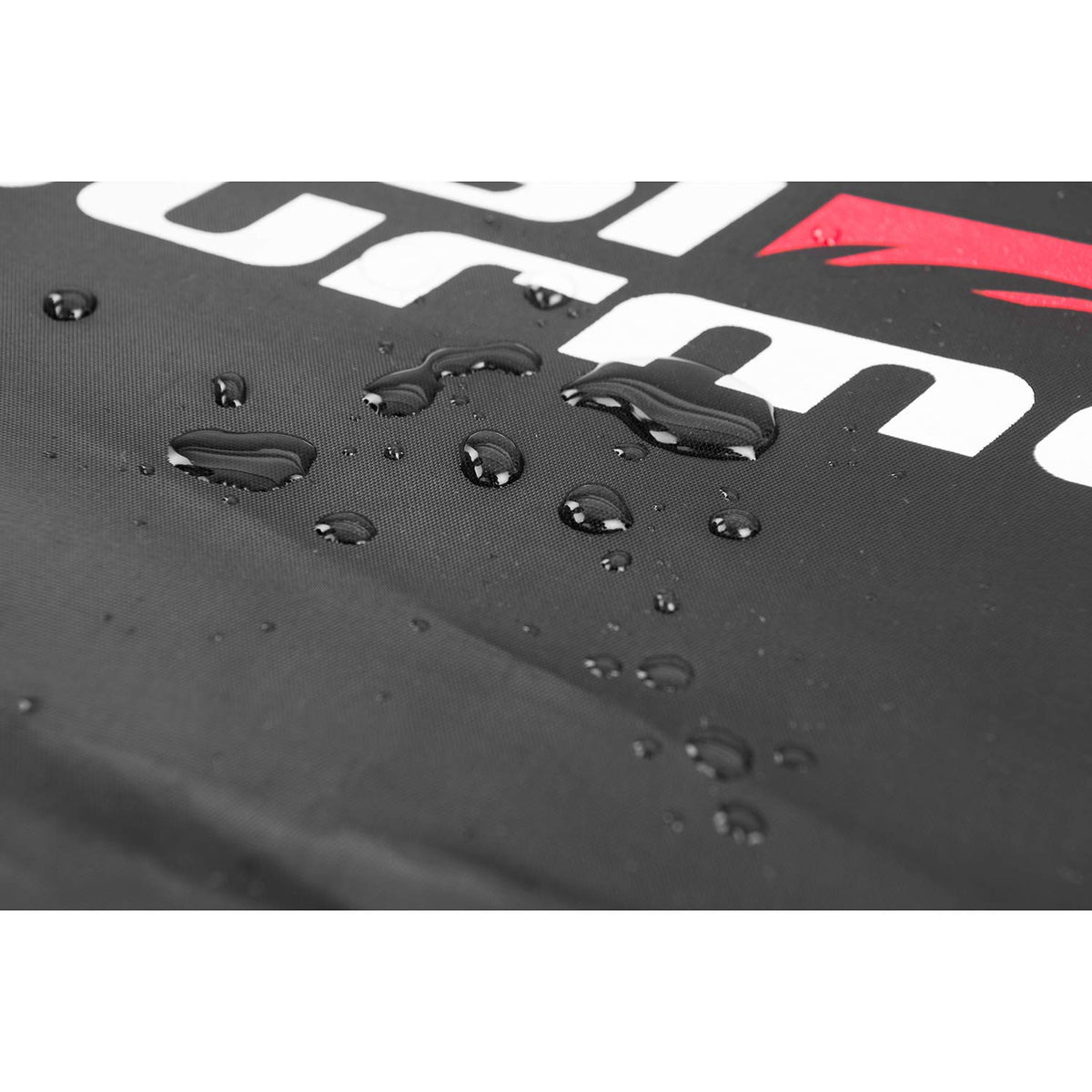 Royal Gourmet CR6412 cover is easy to wipe clean after grilling sessions.
