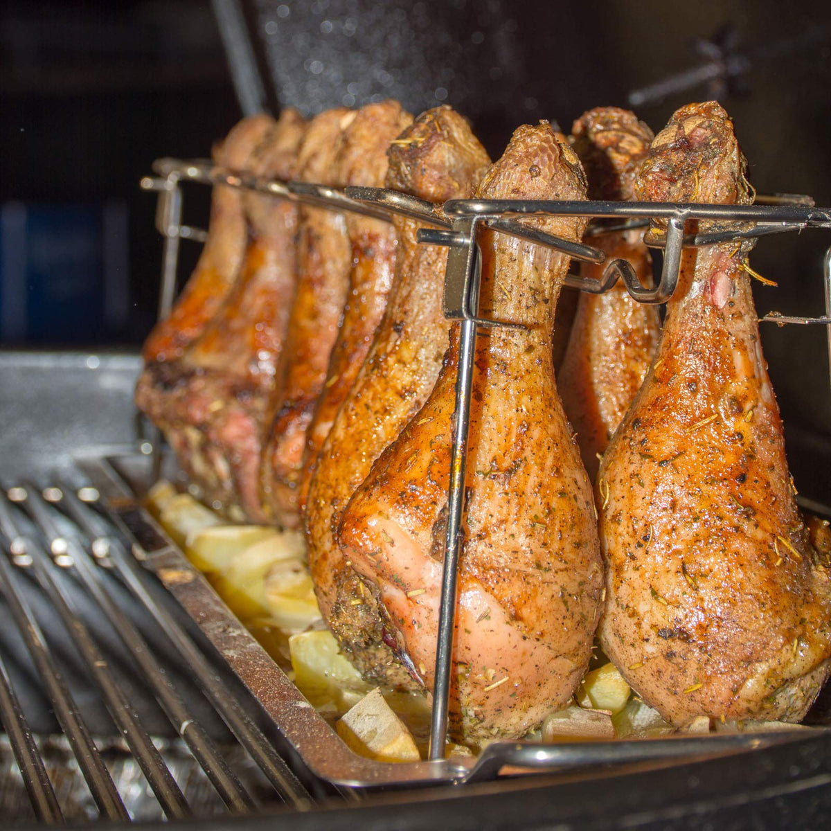 RTT dishwasher-safe rack simplifies cleanup after grilling sessions.
