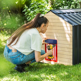 RUN-CHICKEN T50 weatherproof aluminum housing withstands rain and cold.