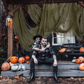 RunNico blood gauze Halloween detail adds eerie blood-streak visuals to scenes.
