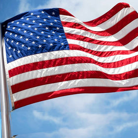 RUSON wind-resistant flag rope demonstrates weather-ready performance in diverse conditions.