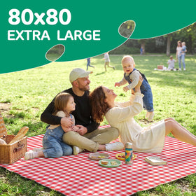 RYCHIC waterproof sandproof blanket on the beach, keeps surfaces clean.