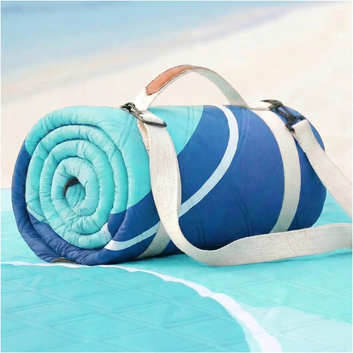 RYCHIC waterproof beach blanket—oversized for family picnics and easy sand shedding.