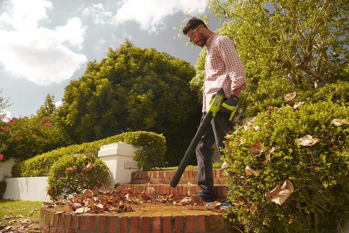 RYOBI RY18BLCXA-0 in-use cleanup for patios and workshops.