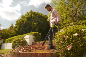 RYOBI RY18BLCXA-0 in-use cleanup for patios and workshops.