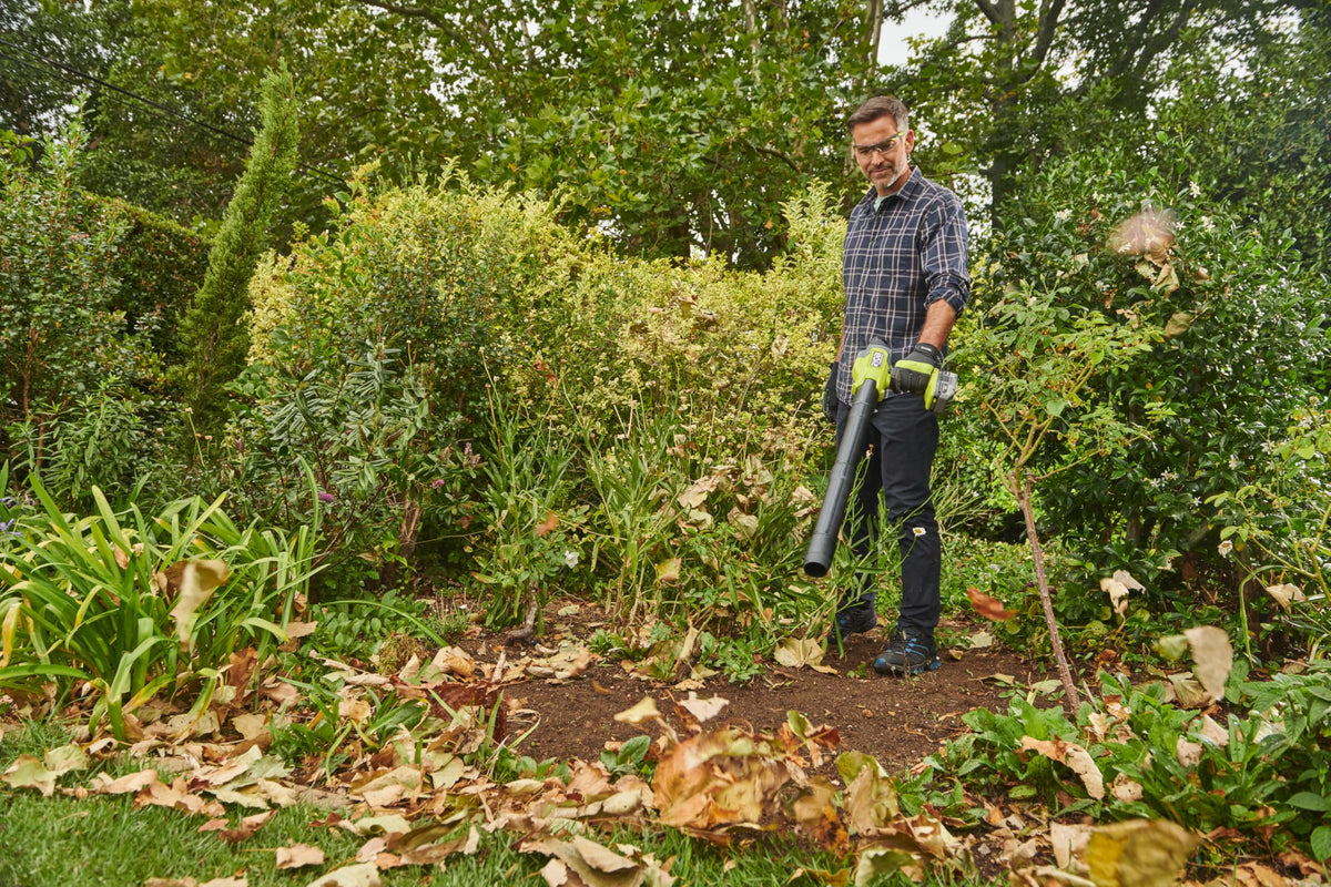 RYOBI RY18BLCXA-0 compact, lightweight design for easy handling.