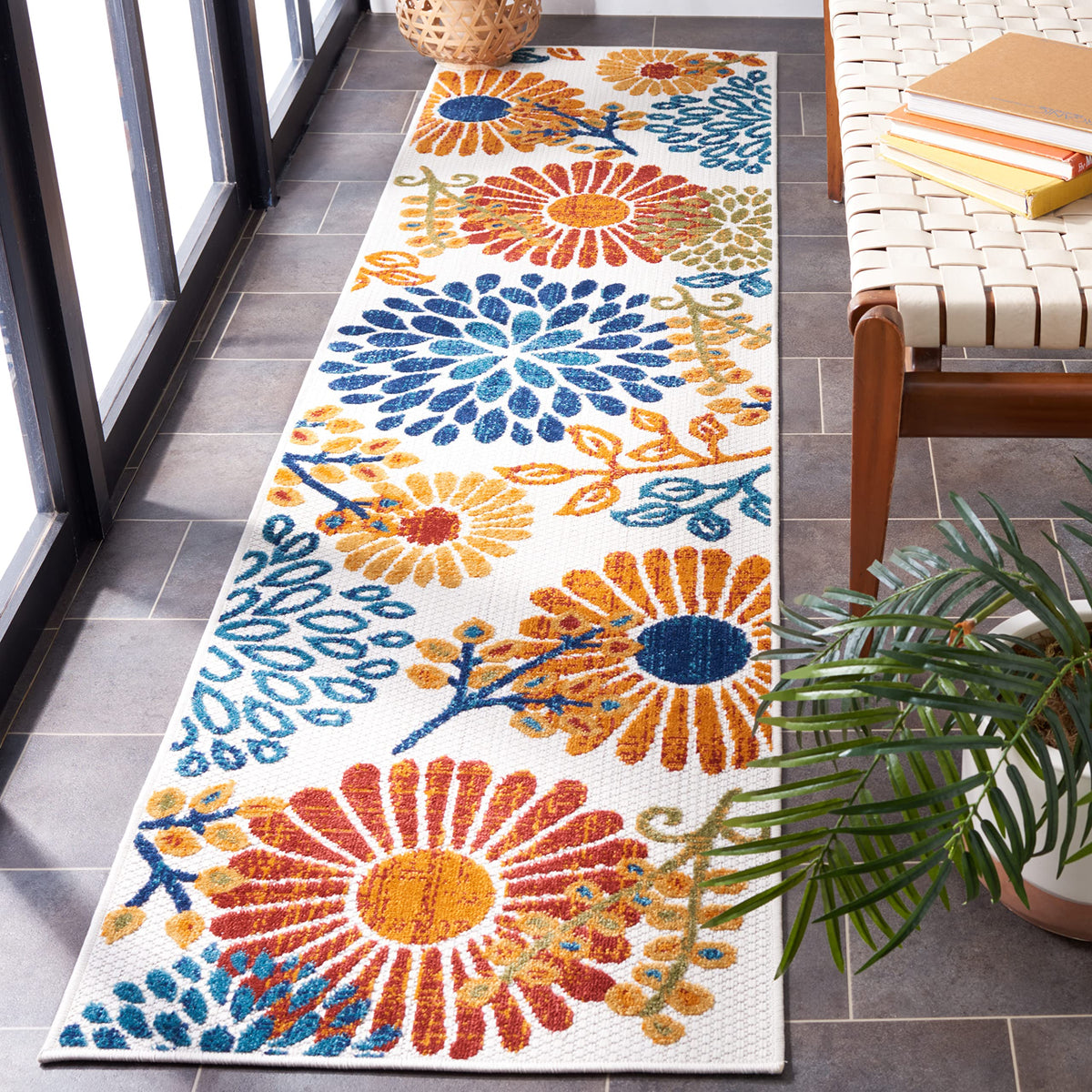 Safavieh Cabana outdoor runner in cream and red, ideal for patios and mudrooms