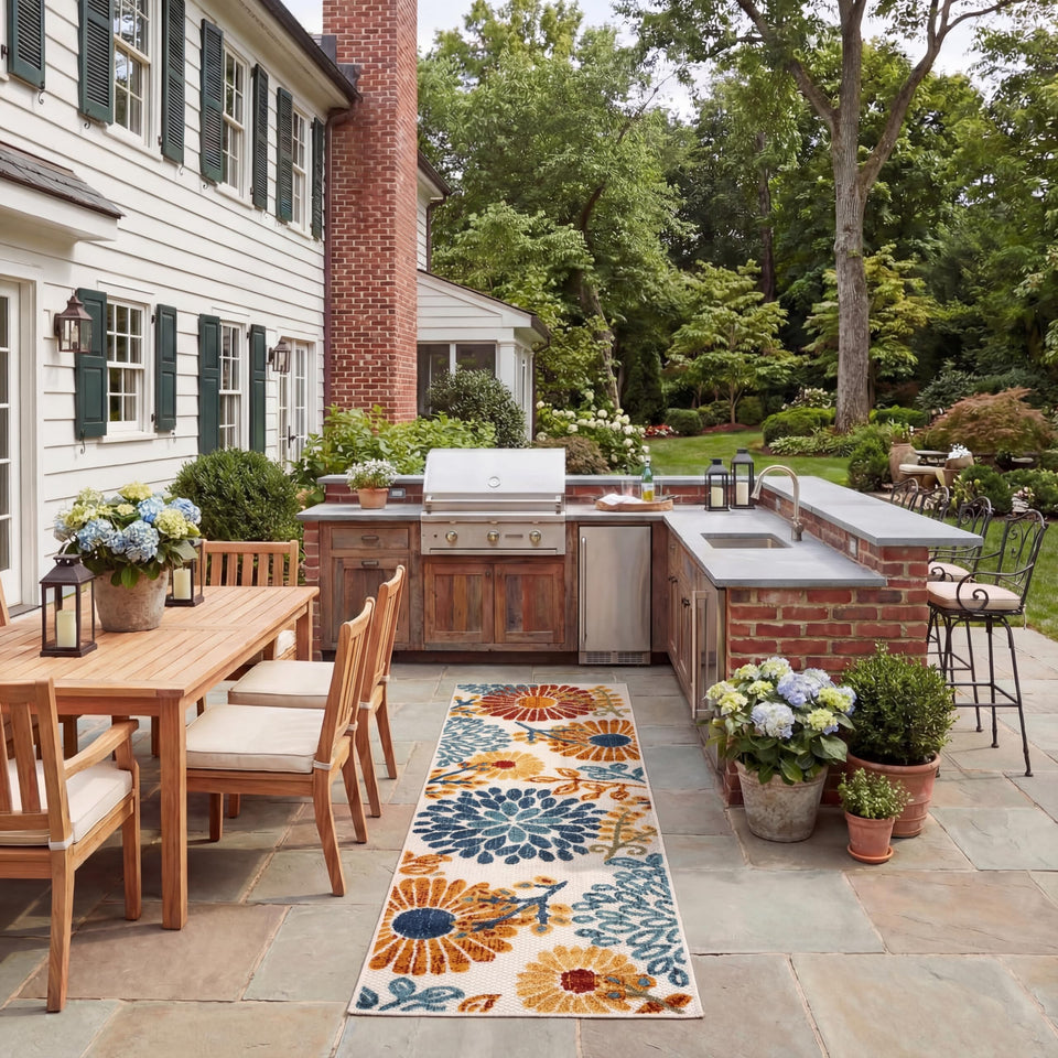Safavieh Cabana outdoor runner in cream and red for porch décor and easy cleaning.