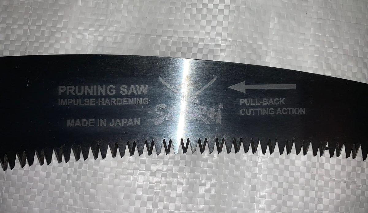SAMURAI Kanzawa Ichigeki ergonomic handle improves grip during long pruning sessions.