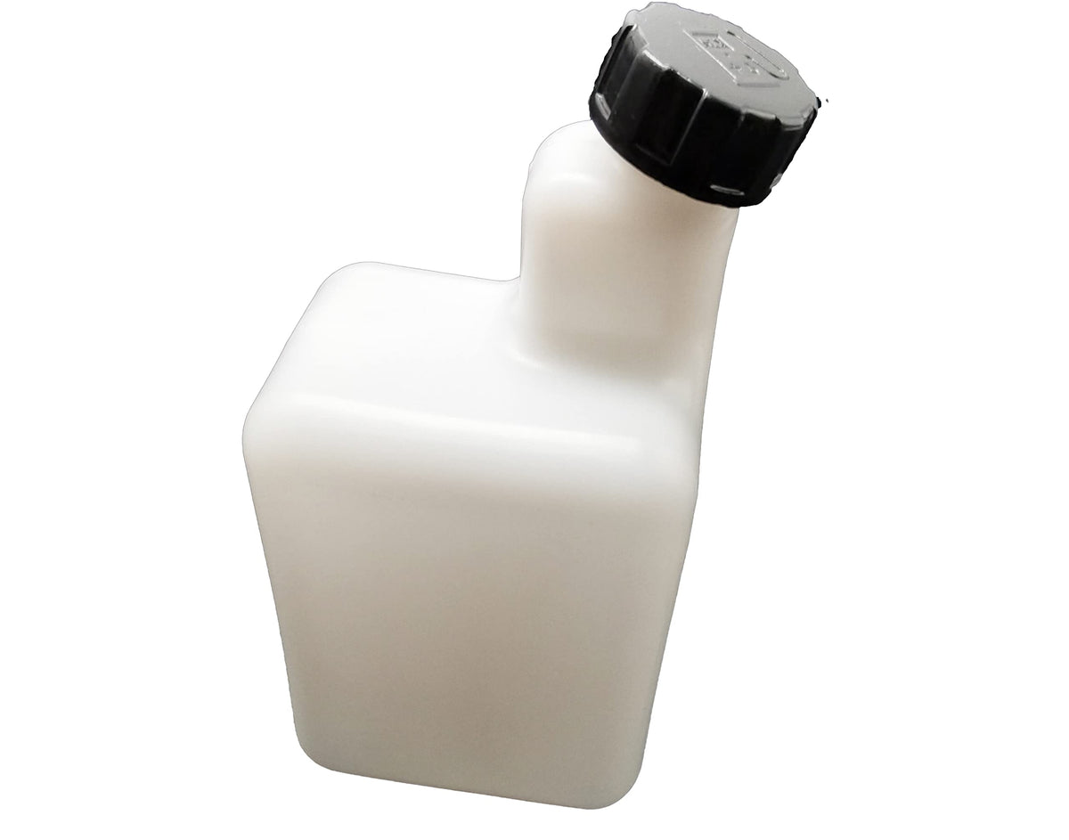 Sanbaiyi 2-stroke mixing bottle, side view, easy handling for on-site fueling.