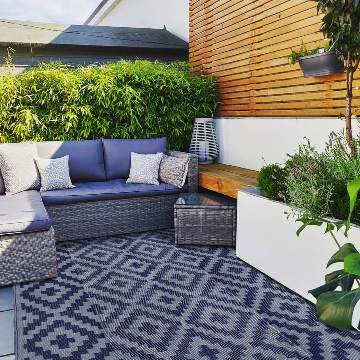 SAND MINE UV-stabilized outdoor mat maintains color in sun