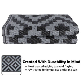 SAND MINE UV-stabilized outdoor rug protecting colors in sunlit yard