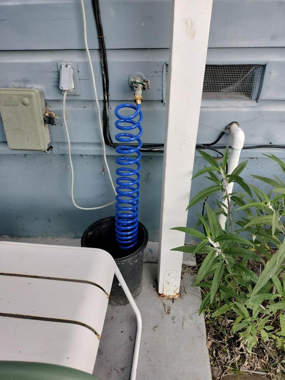 SANFU PU Recoil Hose handles high pressure up to 145 PSI.