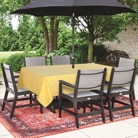 SARAFLORA tablecloth shows zipper opening enabling quick umbrella access