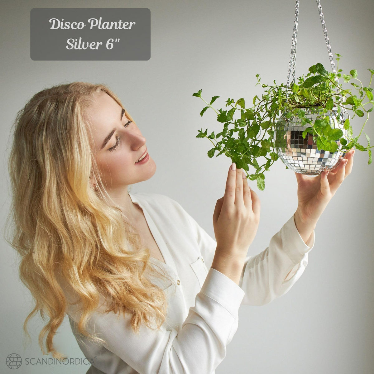 SCANDINORDICA disco ball planter macrame: boho charm for rooms.