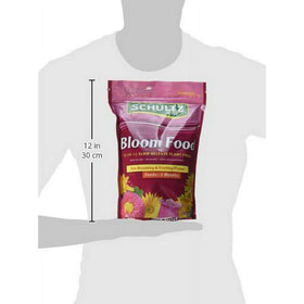 Schultz SPF48270 bloom fertilizer granules close-up highlighting steady nourishment