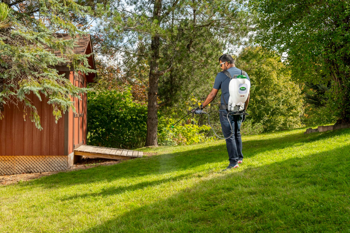 Scotts 2-gallon Li-ion backpack highlights portable design for lawn care