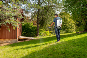 Scotts 2-gallon Li-ion backpack highlights portable design for lawn care