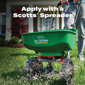 Scotts Turf Builder demonstrates strong root development in healthy turf.