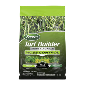 Scotts Turf Builder Triple Action moss control bag showing moss killer and lawn fertilizer benefits.