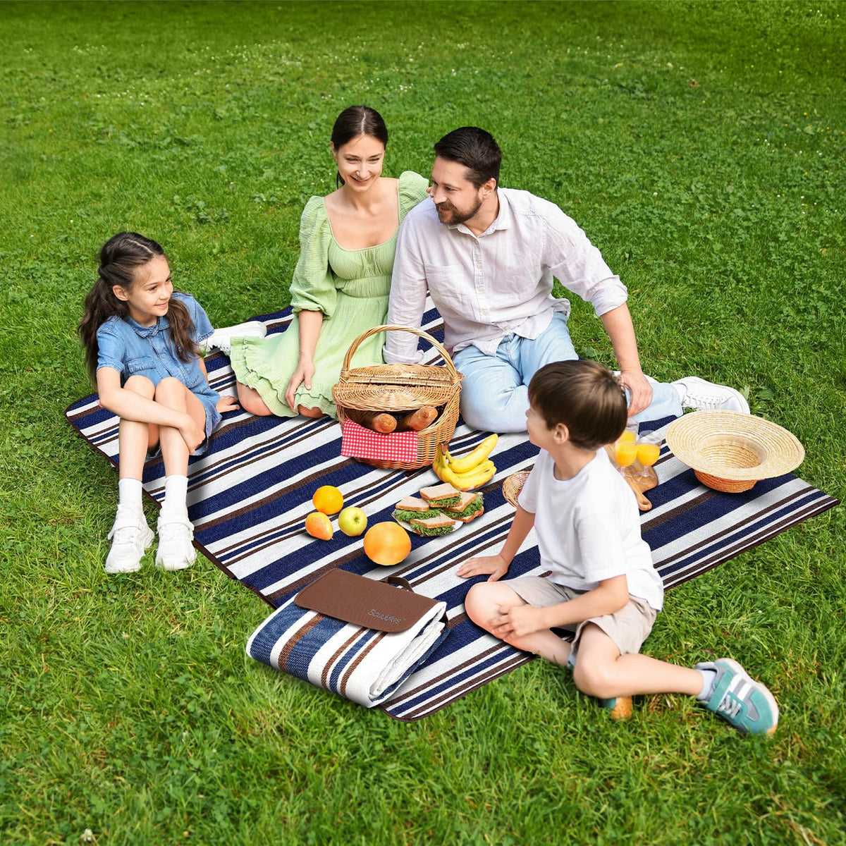 scuddles extra-large picnic blanket open at 60x80 inches for spacious family seating.