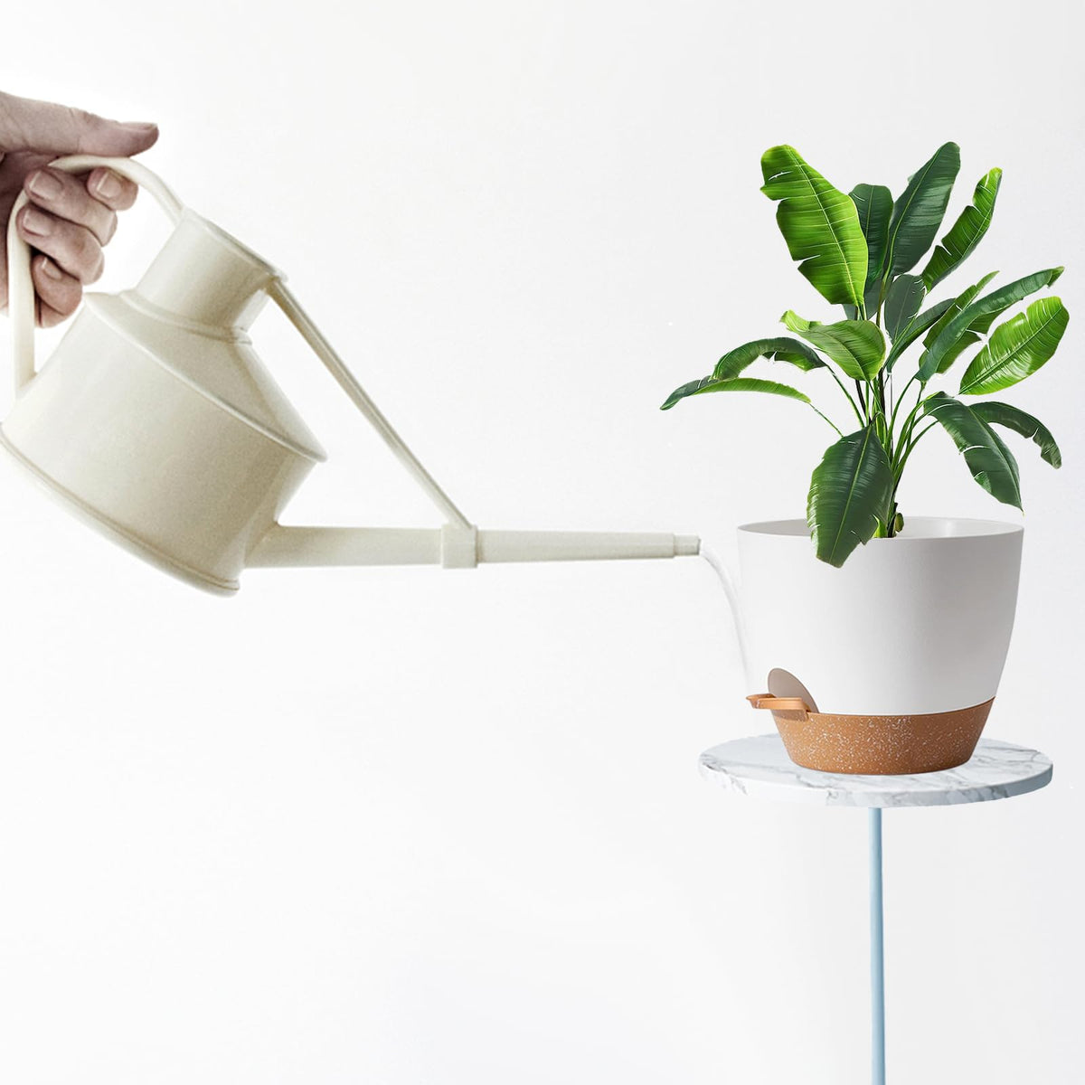 SE SUN-E durable polypropylene material highlights sturdy, recyclable construction